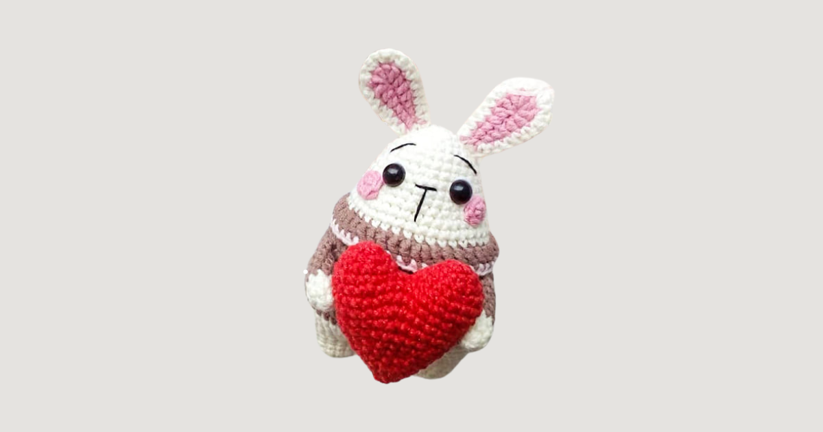 Crochê de Coelho de Coração Receita de Amigurumi Grátis
